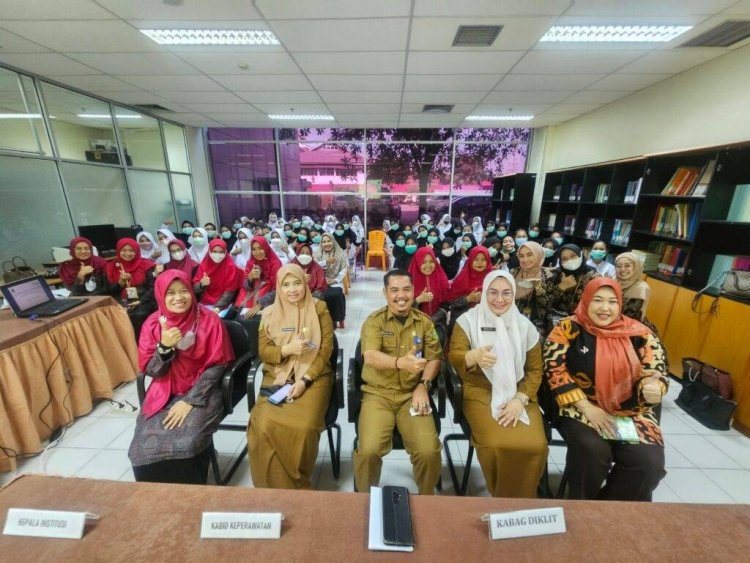 Mahasiswa Kebidanan Universitas Abdurrab Clinical Exposure ke RSUD Arifin Ahmad Pekanbaru