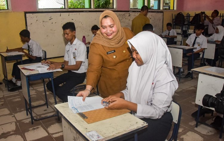 Bupati Bengkalis Semangati Peserta Asessment Sumatif SD dan SMP di Mandau dan Pinggir