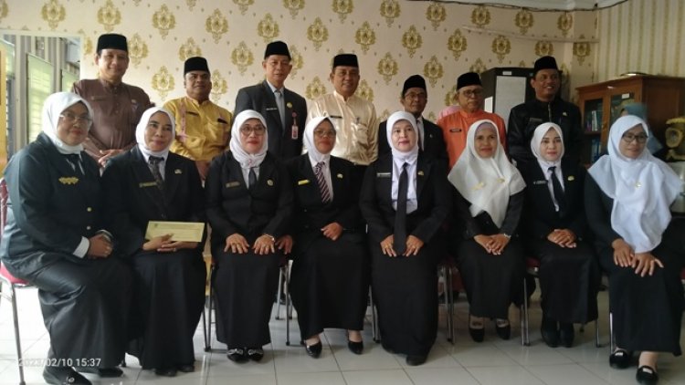 Dilantik Kadisdik Rohil, Delapan Kepala Sekolah Dasar Dituntut Amanah