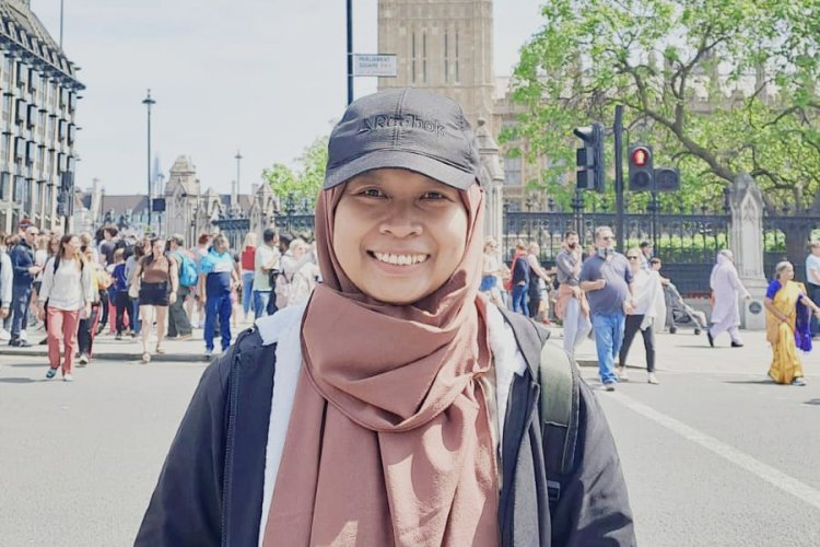 Iik Idayanti Peneliti FIB Unilak Ungkap Jejak Kolonial di Koleksi Khusus Istana Siak di London