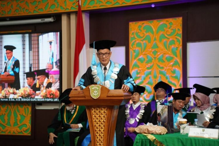 FKIP UIR Gelar Seminar Nasional Optimalisasi Pendidikan di Era Tatanan Baru