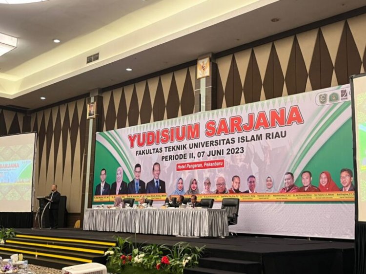 Ajak Bersinergi Membangun Negeri, 303 Orang Wisudawan Fakultas Teknik UIR Ikuti Yudisium