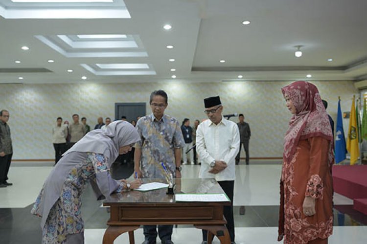 Rektor UNRI Lantik Tiga Pejabat Pascasarjana dan Sekretaris Satuan Pengawas Internal