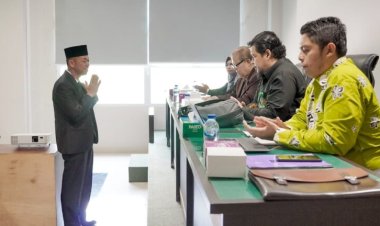 Bupati Rohil Afrizal Sintong Lulus Magister Ilmu Administrasi di Universitas Islam Riau