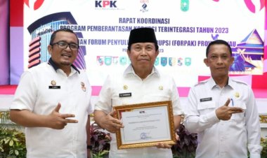 Dua Kali Berturut-turut, Bupati Rohul Terima Penghargaan Indeks SPI dari KPK RI