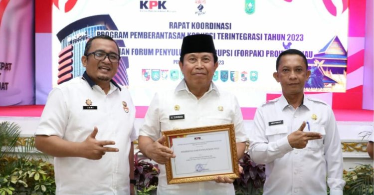 Dua Kali Berturut-turut, Bupati Rohul Terima Penghargaan Indeks SPI dari KPK RI