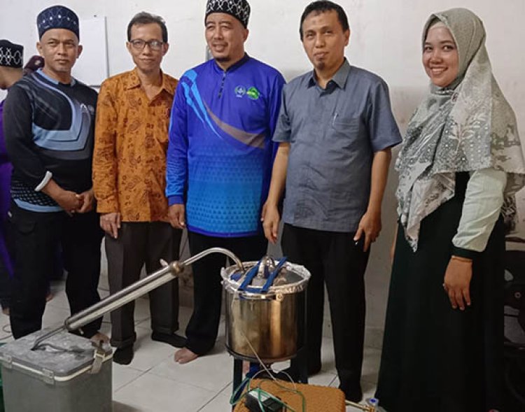 UNRI Berikan Pelatihan Pembuatan Asap Cair Sebagai Pengawet Alami dalam Pembuatan Bakso Ikan