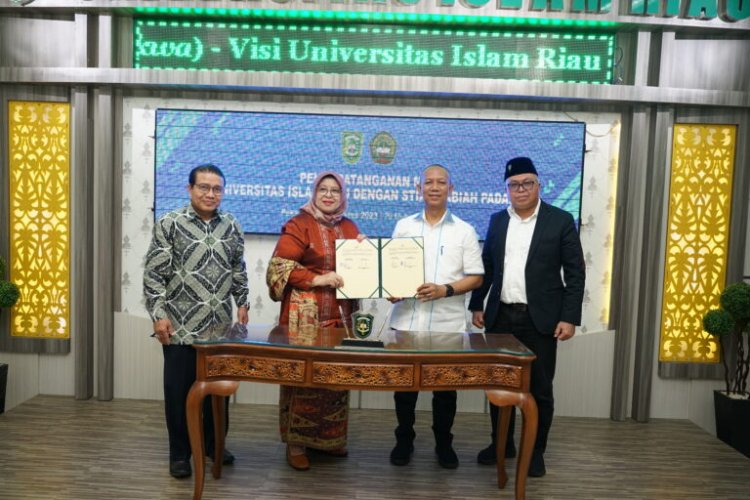 Rektor UIR Teken Perjanjian Kerjasama dengan STIA ADABIAH Padang
