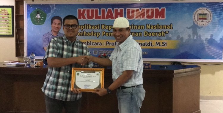 Ketua Program Doktor Studi Kebijakan FISIP UNAND Beri Kuliah Umum di Aula FIA Unilak