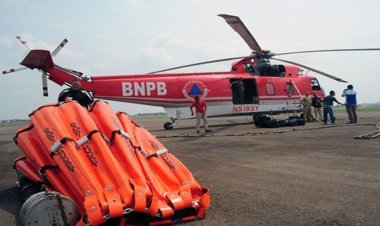 Atasi Karhutla di Pasir Limau Kapas Rohil,  BPBD Kerahkan Dua Helikopter Water Bombing