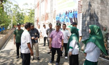 Batas Kegiatan PKKMB Maksimal Pukul 17.00 WIB, Rektor UIR Lakukan Monitoring