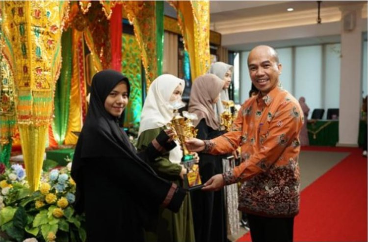 Tengku Nur Aisyah Lulusan Pondok Tahfidz Nurul Quran Raih Juara MTQ Internasional UIR