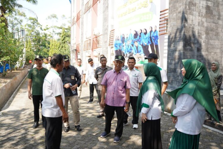 Batas Kegiatan PKKMB Maksimal Pukul 17.00 WIB, Rektor UIR Lakukan Monitoring