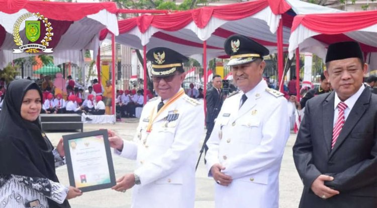 Wakil Ketua DPRD Inhil Bacakan Teks Proklamasi di Upacara Peringatan HUT RI ke-78