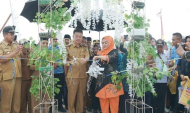 Afrizal Sintong Resmikan Jembatan Air Hitam Pujud