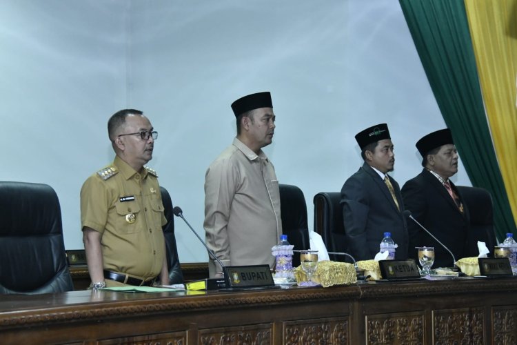 Ketua DPRD Kampar Pimpin Rapat Pembahasan Tujuh Ranperda