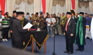 Pj Bupati Kampar Muhammad Firdaus Lantik Hambali Jadi Sekda Kampar