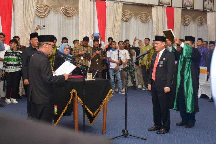 Pj Bupati Kampar Muhammad Firdaus Lantik Hambali Jadi Sekda Kampar