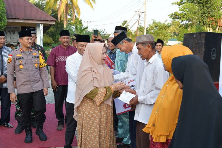 Safari Ramadhan di Sukarjo Mesim, Bupati Bengkalis Paparkan Program Prioritas Kecamatan Rupat