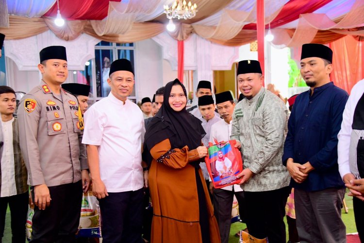 Bupati Bengkalis Kasmarni Berbagi Kebahagian Bersama Anak Yatim dan Kaum Dhuafa di Mandau
