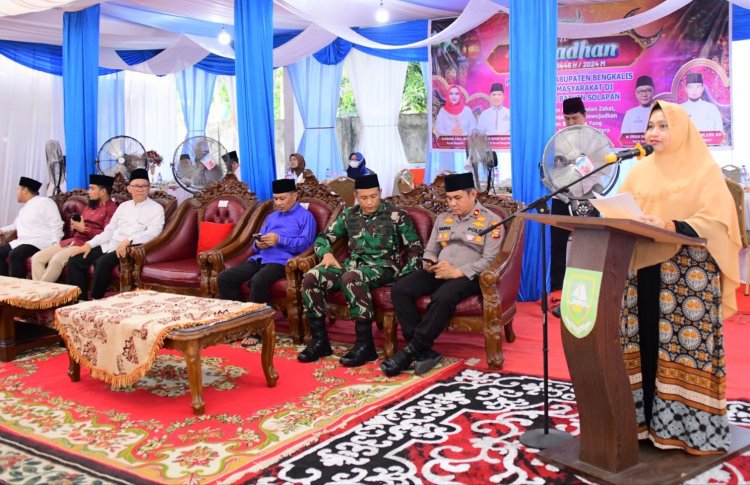 Safari Ramadhan di Bathin Solapan, Bupati Bengkalis Kasmarni Sampaikan Pembangunan Infrastruktur