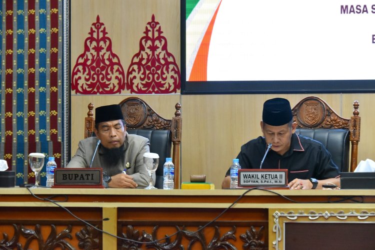 Fraksi di DPRD Bengkalis Sampaikan Laporan Reses Masa Sidang II Tahun 2024 Saat Rapat Paripurna