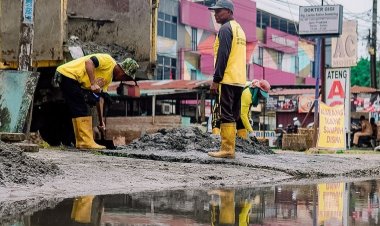 Sampah Menumpuk di Drainase, Kepala Dinas PUPR Pekanbaru Minta Masyarakat Jangan Buang Sampah Sembarangan