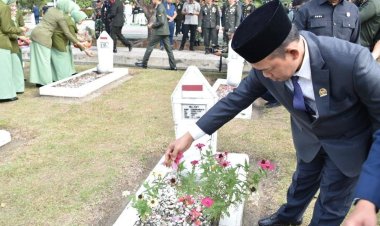 Ketua DPRD Pekanbaru Hadiri Ziarah Nasional Sempena HUT ke-79 TNI di TMP Kusuma Dharma
