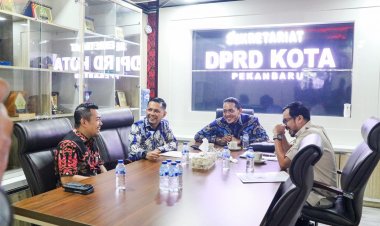Pj Walikota Risnandar Mahiwa Sambangi DPRD Kota Pekanbaru