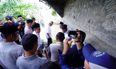 Bupati Rohul Anton Dampingi Gubernur Riau Tinjau Jembatan Sungai Rokan