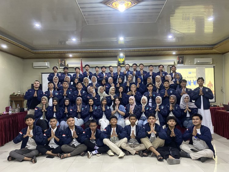 Buka Bersama FOW-WYF All Generations: Meski Kita Beda Sebutan, Tapi Kita Satu Tubuh
