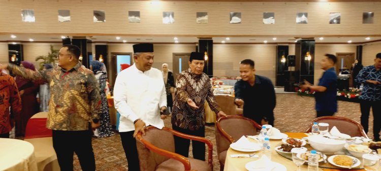 Bupati Rohul Hadiri Undangan Halal Bihalal H Sukiman di Hotel Pangeran Pekanbaru