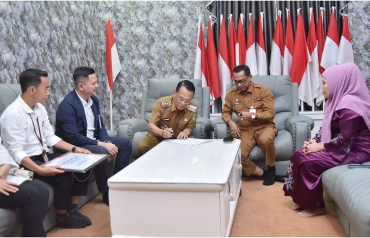 Bupati Rohil Terima Laporan Dividen BPR