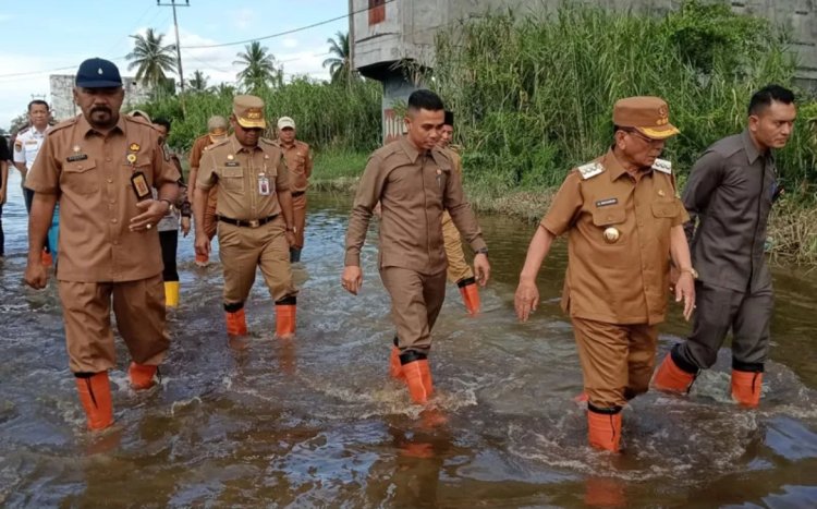 PUPR Rohil Kerahkan Empat Ekskavator Keruk Sungai