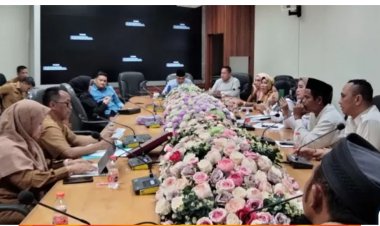 Komisi II DPRD Kampar RDP dengan Forum Honorer R2 dan R3