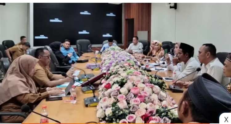 Komisi II DPRD Kampar RDP dengan Forum Honorer R2 dan R3