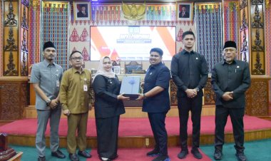 Bupati Bengkalis Sampaikan Rancangan Perda Pertanggungjawaban APBD 2024