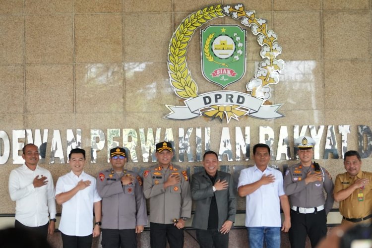 Ketua DPRD Siak Indra Gunawan Hadiri Peringatan Hari Bhayangkara ke-79, Ajak Masyarakat Bangun Kepercayaan kepada Polri