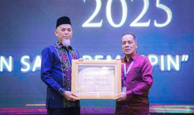 Prioritaskan Pembangunan Infrastruktur Merata dan Berkelanjutan, Wali Kota Dumai Raih Tribun Pekanbaru Award 2025