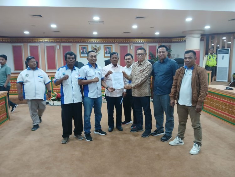 Demo Buruh di DPRD Riau, DPW FSPMI Riau Sampaikan 8 Tuntutan 