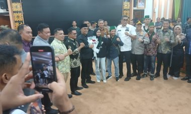 HMI Riau Sampaikan Lima Tuntutan, DPRD Riau Janji Akan Sampaikan ke DPR RI 