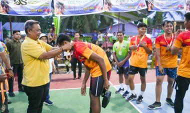 Bupati Rohul Tutup Turnamen Semi Open Bola Voli Baja Cup IV Tahun 2025 di Desa Bangun Jaya, Jadi Ajang Pembinaan Atlet