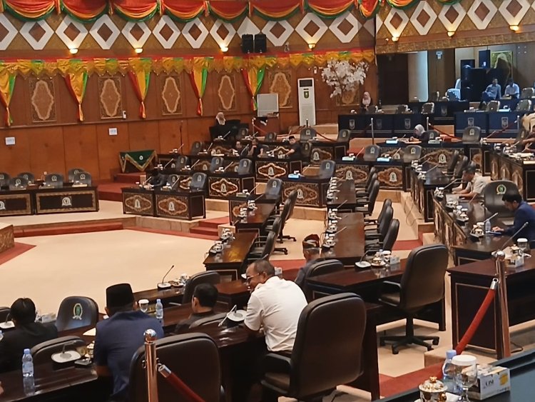 Minim Dihadiri Anggota DPRD Riau, Paripurna Penyampaian Laporan Reses Masa Persidangan III Tetap Dilanjutkan