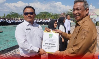 Bupati Rohul Anton Serahkan SK 1.461 PPPK Tahap I Formasi 2024