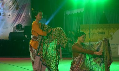 Tari Sinjang Gumiwang Semarakkan Penutupan Dumai Festival Idaman 2025