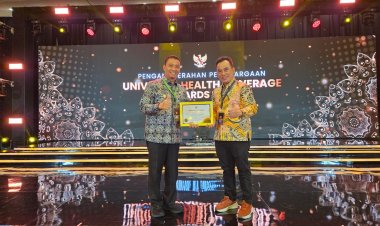 Wawako Pekanbaru Markarius Anwar Terima Langsung UHC Awards 2026 Kategori Madya