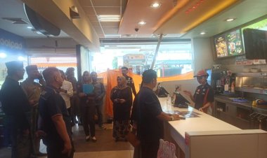 Awasi Rumah Makan dan Restoran yang Buka Siang Hari di Bulan Ramadan, Satpol PP Pekanbaru Sidak ke Pusat Perbelanjaan