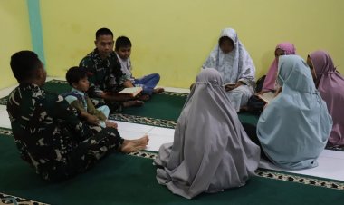 Satgas TMMD ke-127 Kodim 0301/Pekanbaru Isi Malam Ramadhan dengan Tadarus Bersama Warga
