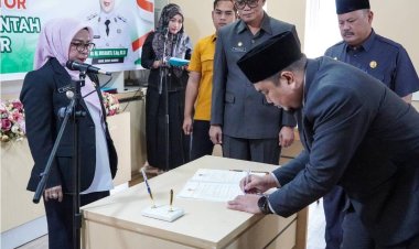 Dua Pejabat Administrator di Lingkungan Pemkab Kampar Dilantik, Wabup: Tunjukkan Kerja Nyata