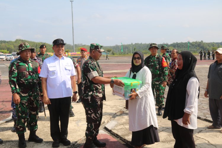 TMMD ke-127 Kodim 0301/Pekanbaru Berakhir, 500 Paket Sembako Disalurkan kepada Warga
